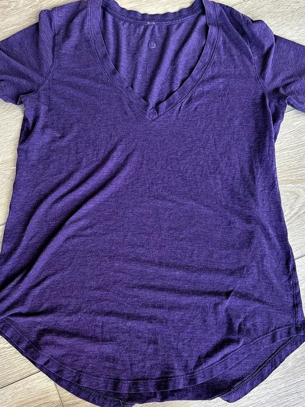 lululemon Love V-Neck T-Shirt Women's Purple Short Sleeve V-Neck Tee
